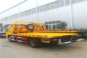 湘桥附近拖车救援搭电